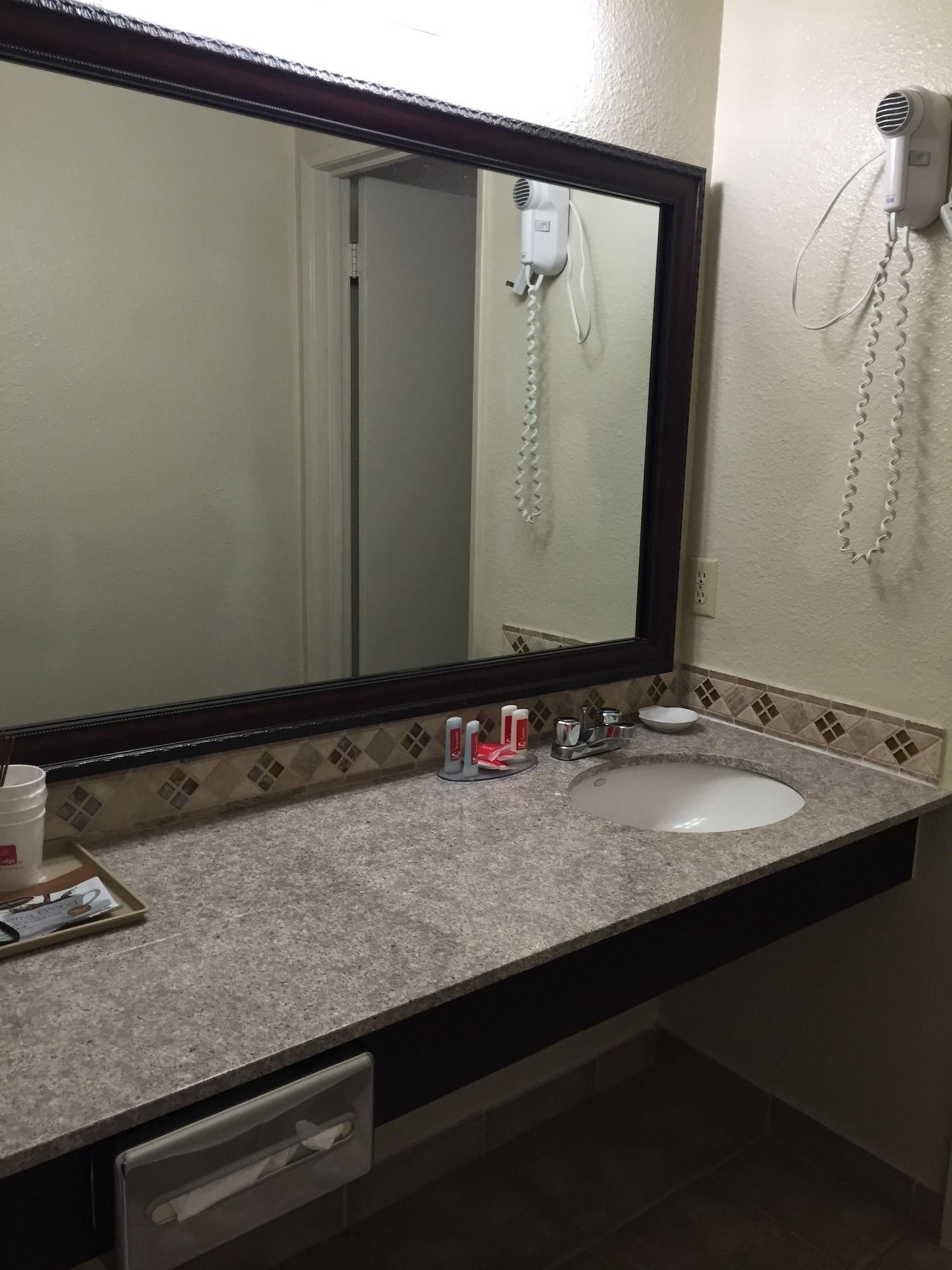 Days Inn By Wyndham Ridgecrest Near China Lake Naval Station Bagian luar foto