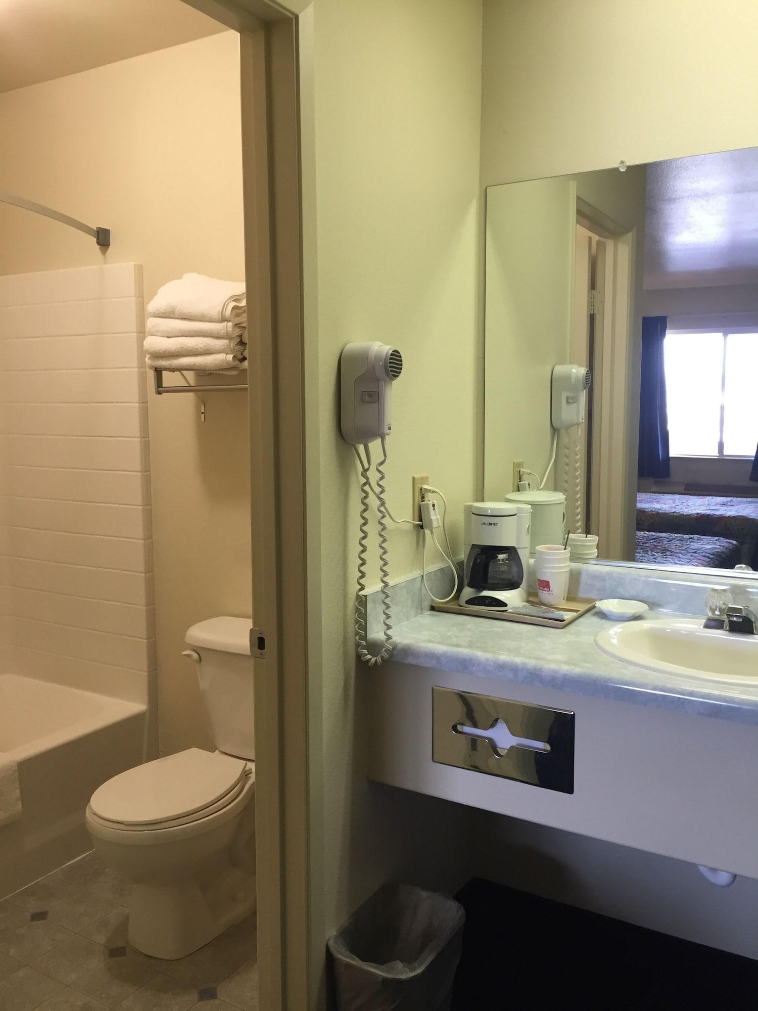 Days Inn By Wyndham Ridgecrest Near China Lake Naval Station Bagian luar foto