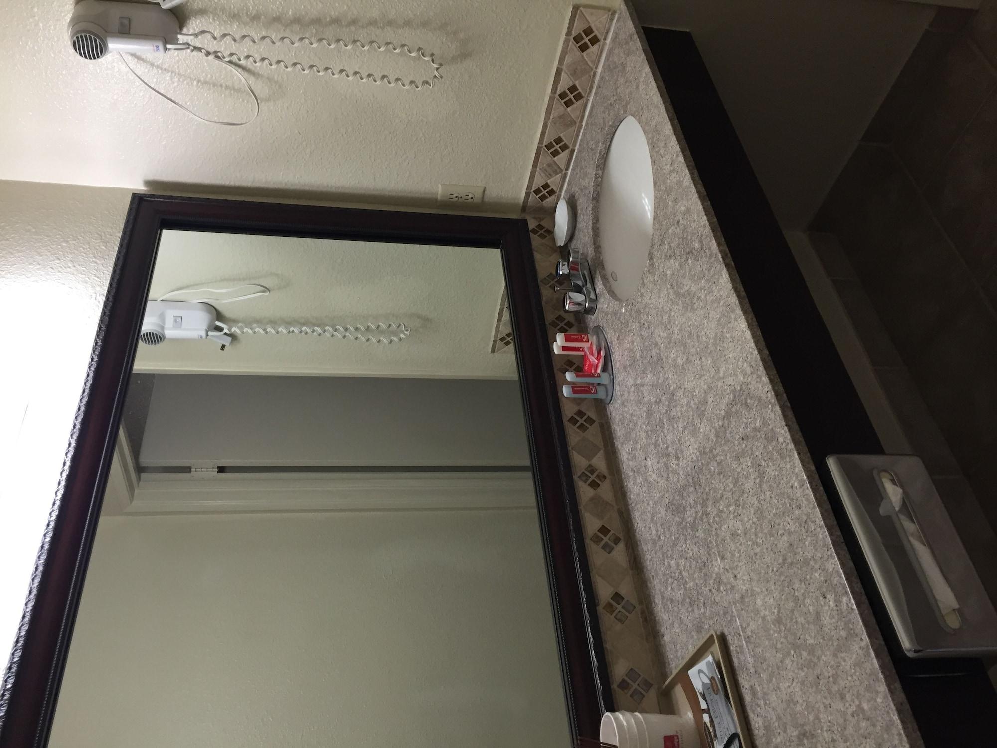 Days Inn By Wyndham Ridgecrest Near China Lake Naval Station Bagian luar foto
