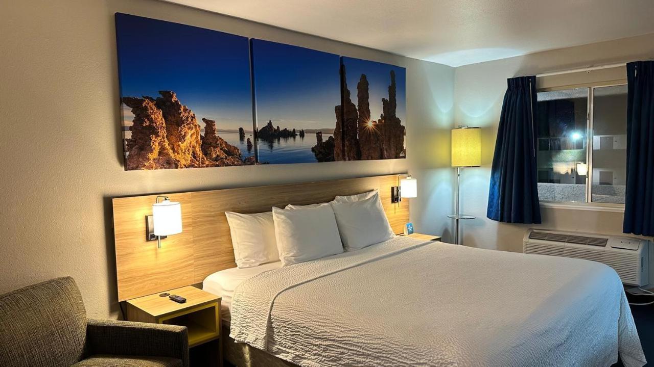 Days Inn By Wyndham Ridgecrest Near China Lake Naval Station Bagian luar foto